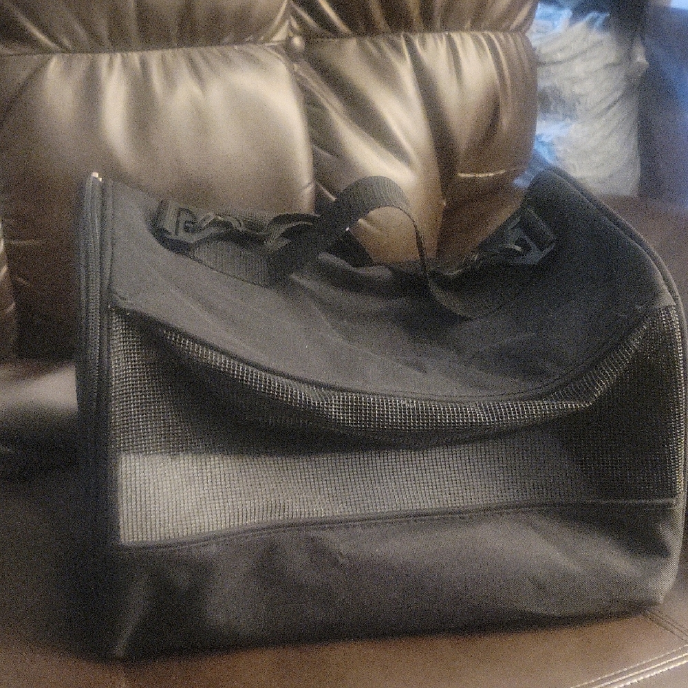 Vibrant Life Small pet black carrier bag, sherpa lined. Signs of being used nice